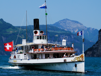 LE GALLIA EN COURSE HORAIRE AVANT LES CROISIÈRES PREMIUM « LEGENDS OF LAKE LUCERNE »