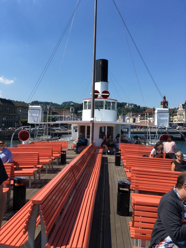 Pont supérieur du bateau à vapeur Schiller