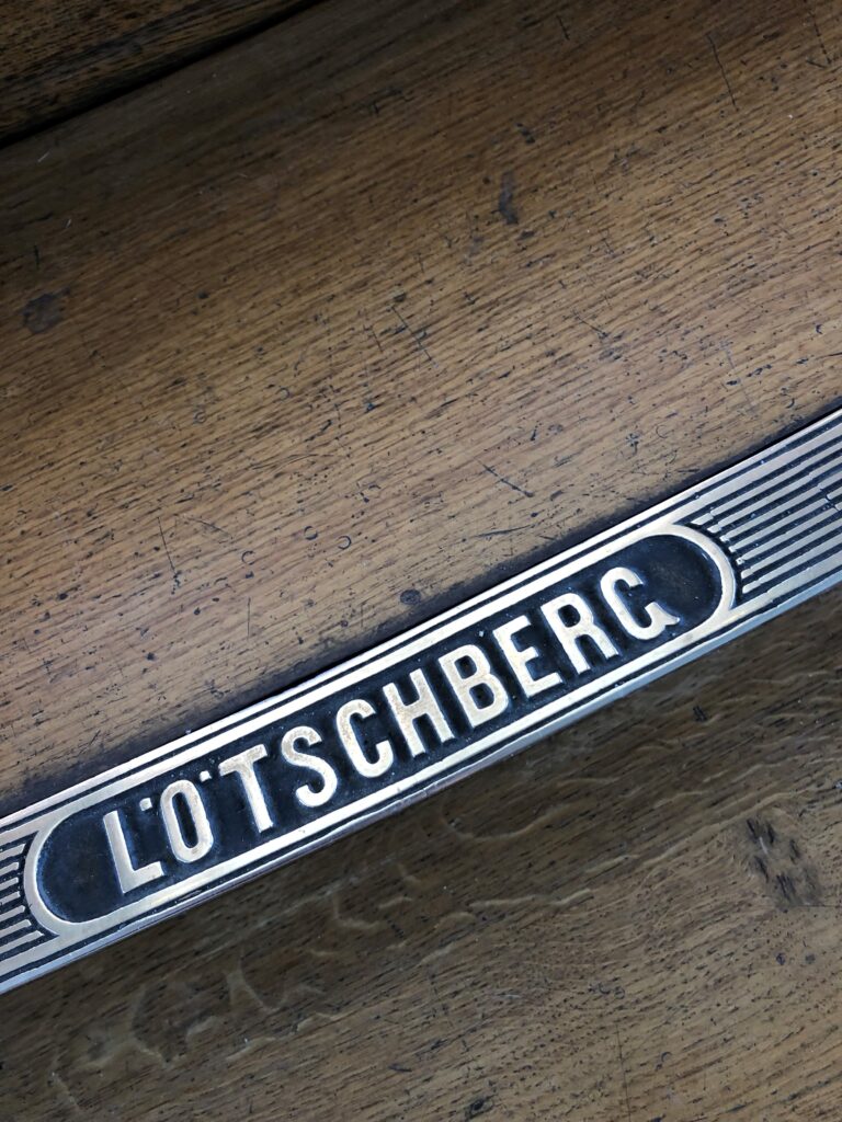 Détail de l'escalier principal du Lötschberg