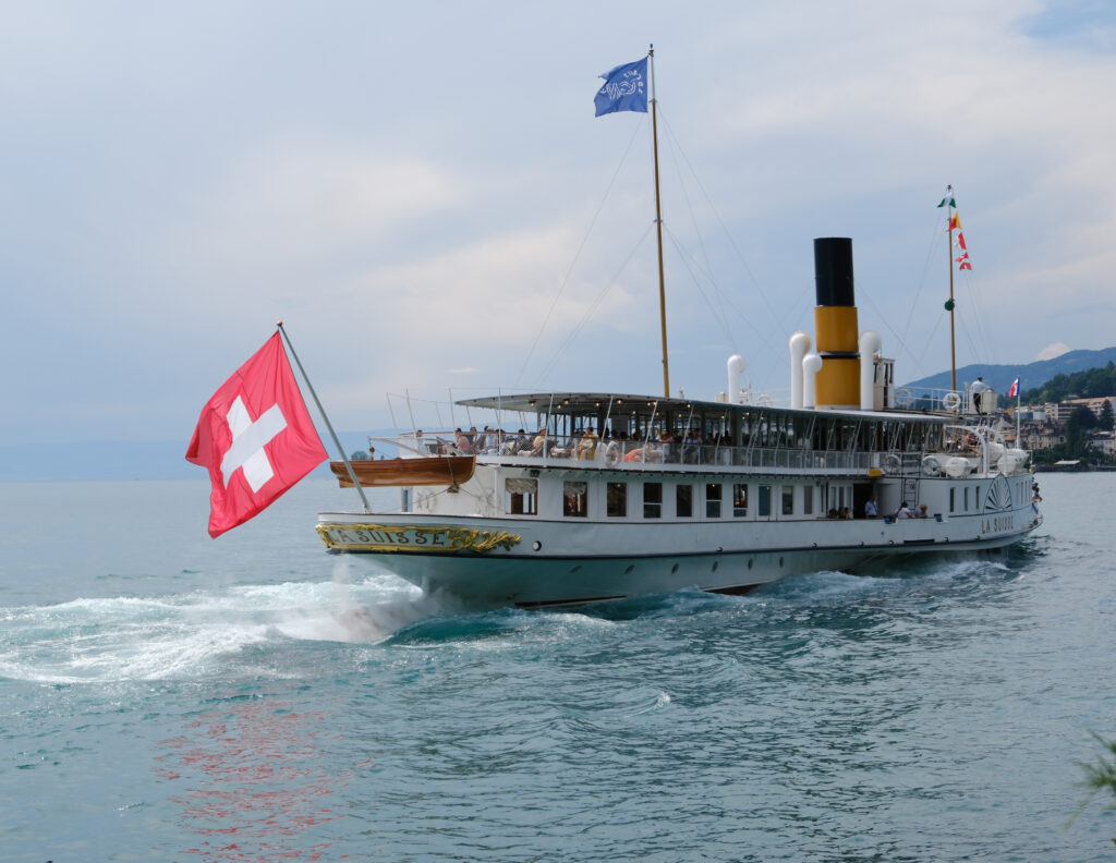 SS LA SUISSE au départ de Montreux