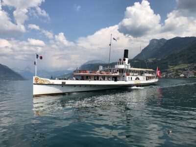 FIN DE SAISON POUR TROIS BATEAUX À VAPEUR