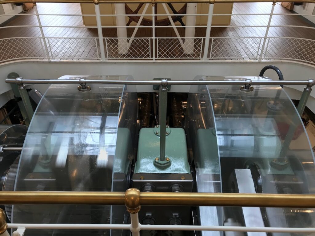 SS RHÔNE Machine à vapeur avec graissage automatique