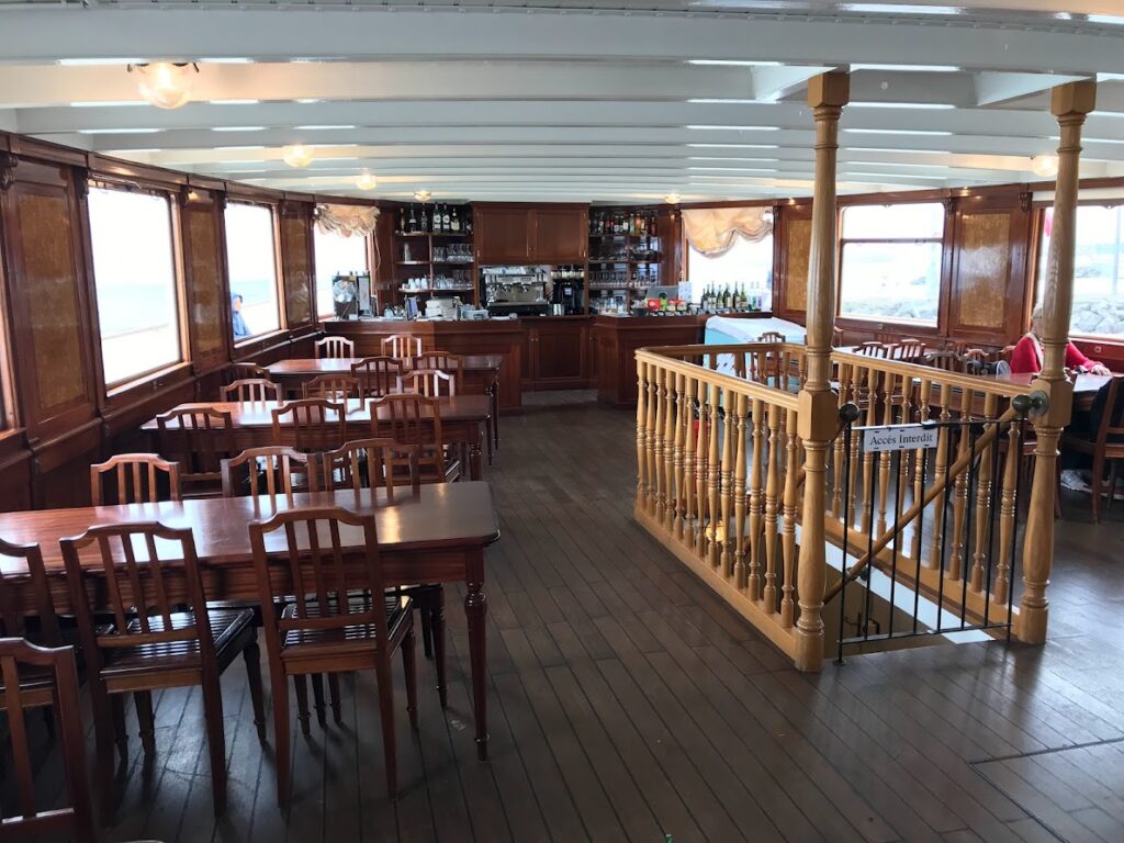 SS LA SUISSE Salon avant du pont principal
