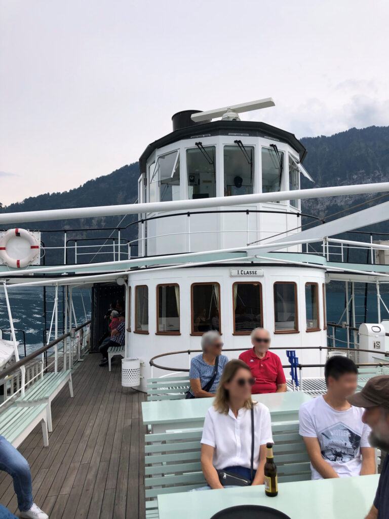 Pont supérieur du bateau à vapeur Blümlisalp