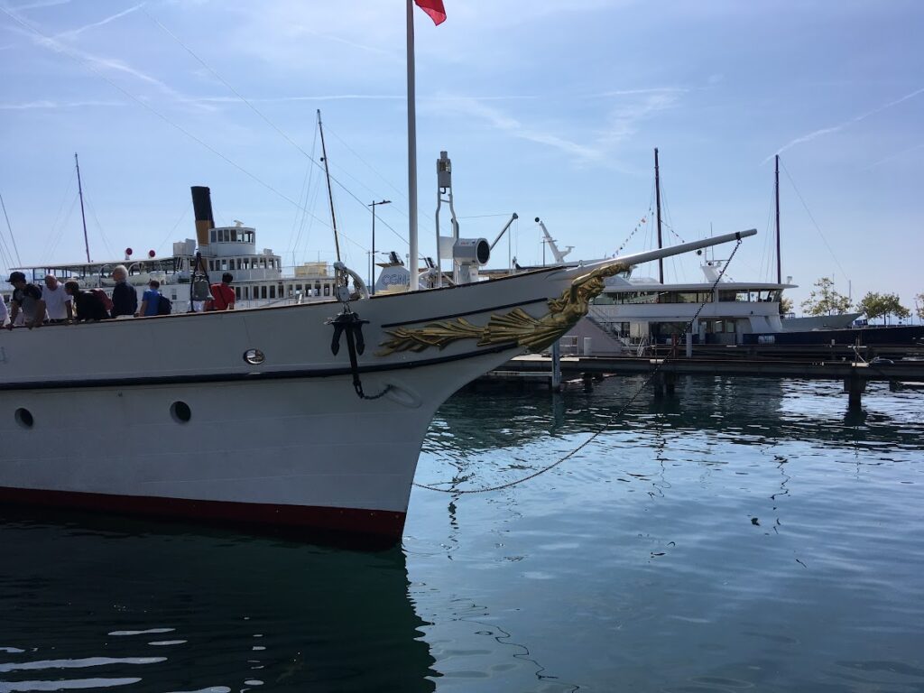 SS LA SUISSE Figure de proue