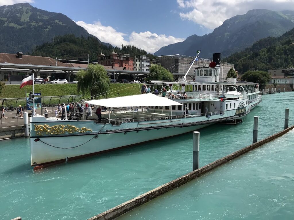 DS BLÜMLISALP à Interlaken-West