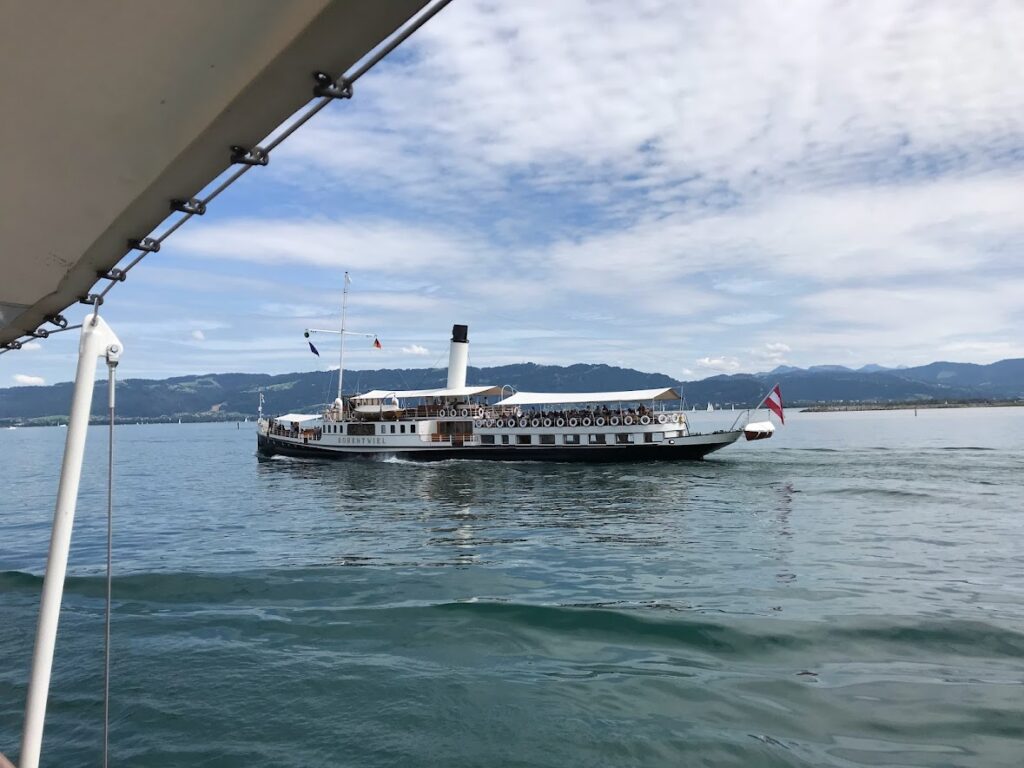 Navigation avec le bateau à vapeur Hohentwiel