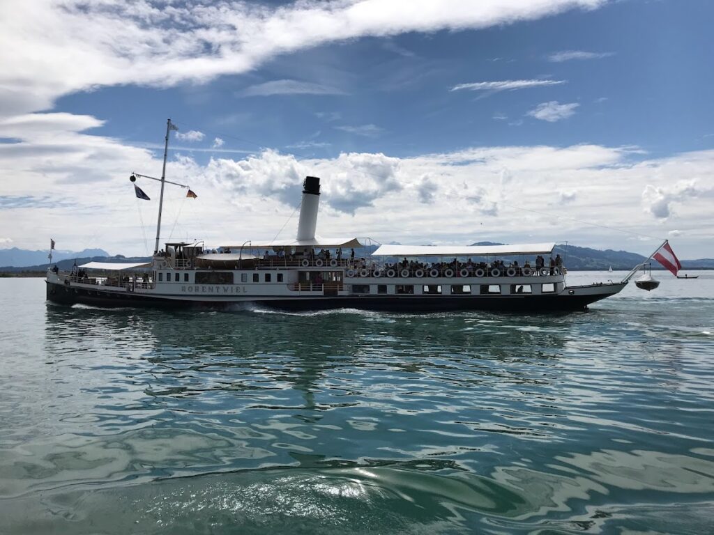 Navigation avec le bateau à vapeur Hohentwiel