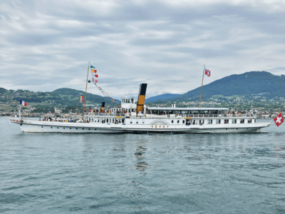LE VEVEY ENTRE LAUSANNE ET GENÈVE, PAS DE BATEAU BELLE ÉPOQUE SUR LE HAUT LAC CET ÉTÉ